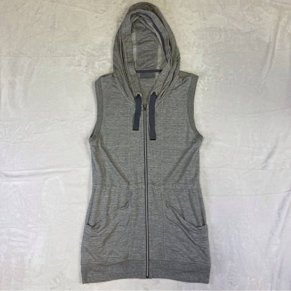 Athleta Lotus Vest Gray Hooded Drawstring Vest - Picture 3 of 14